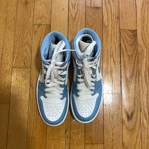 Nike Air Jordan 1 Retro Mid UNC University Blue